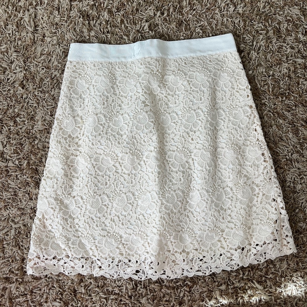 Lace skirt